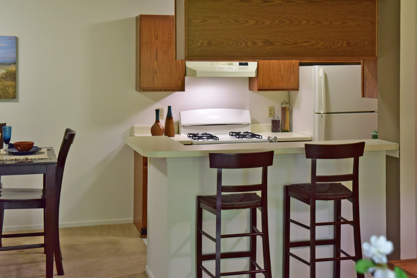 Kitchen with Breakfast Bar